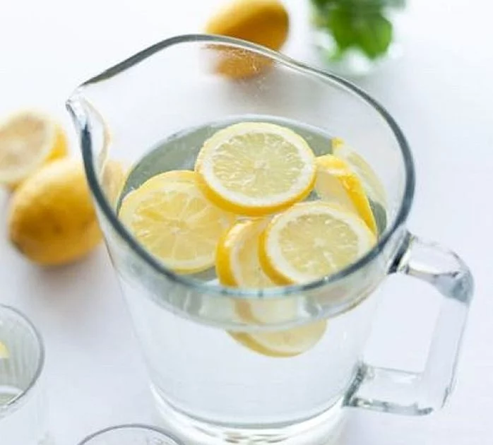 Mit Zitronenwasser die Leber reinigen Artikel
