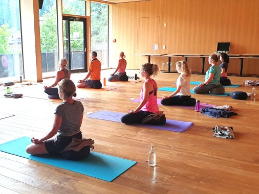YOGA meets YOU Peter Weitgasser und Samira Sefzig 7