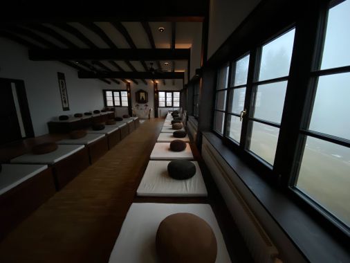 Warur Nicholas Wachouschek 2