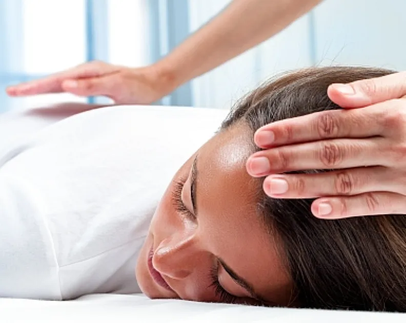 Energetic Touch Sanfte Energiearbeit für Körper und Geist Methode