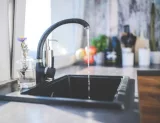 Vom Leitungswasser zu reinem Trinkwasser  