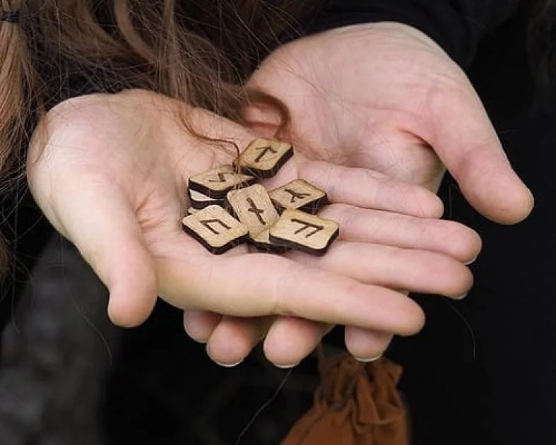 Runen - 24 Symbole und ihre Bedeutung Artikel